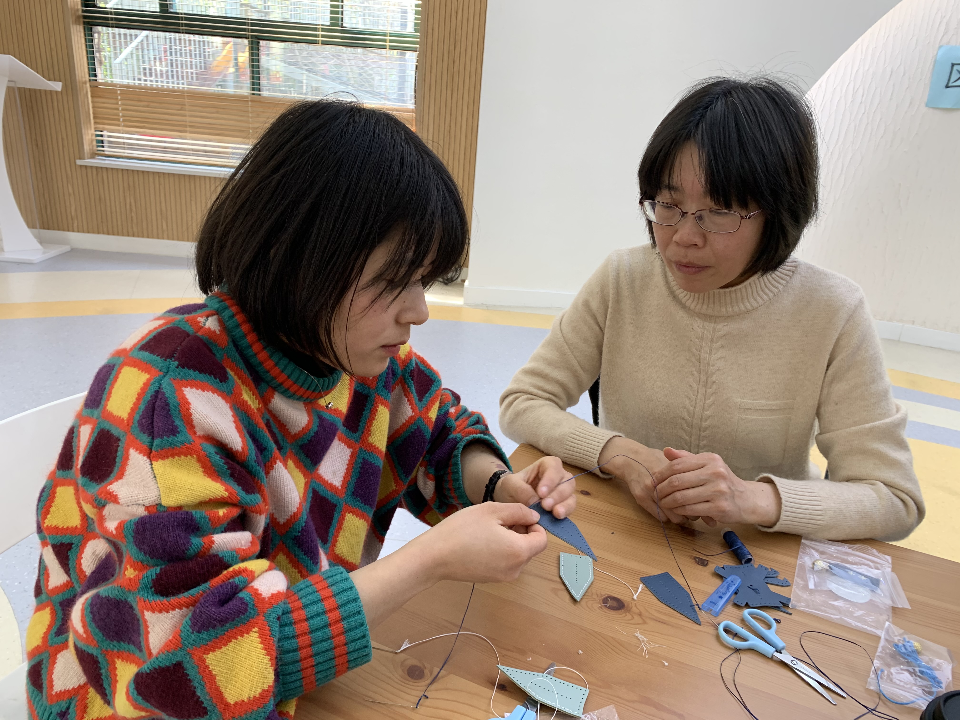 金老师认真教导.JPG